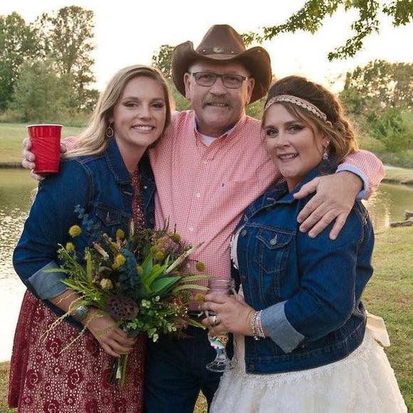 Meet your Posher, Mikaela - Picture 1 of 1